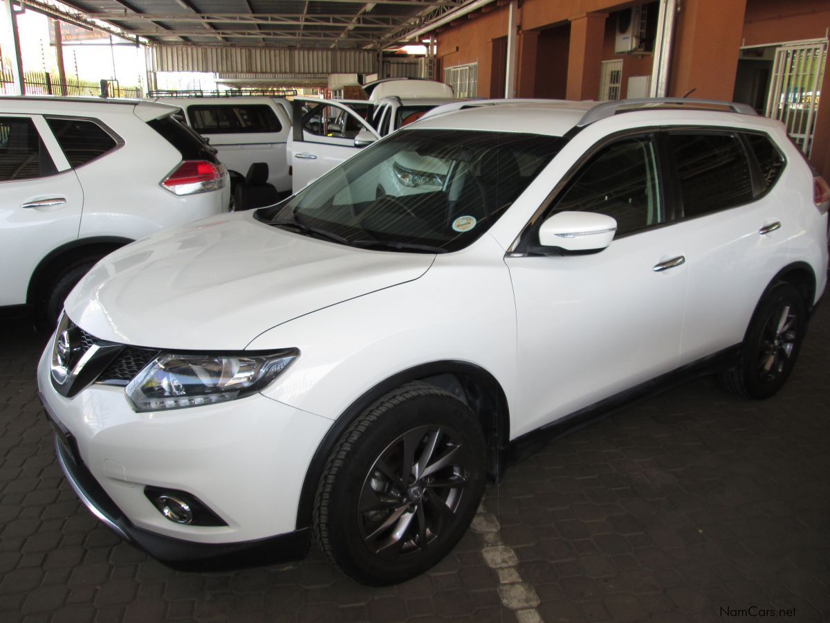 Nissan X-trail 2.5 4x4 A/T in Namibia