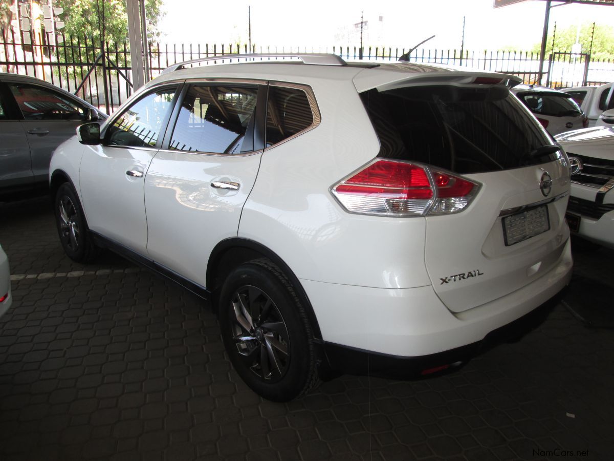 Nissan X-trail 2.5 4x4 A/T in Namibia