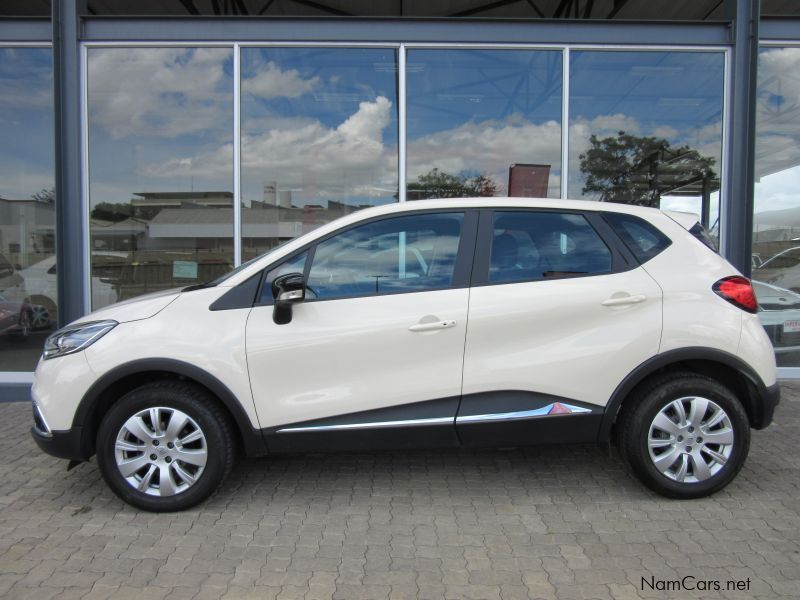 Renault Captur 900cc Expression (66Kw) in Namibia