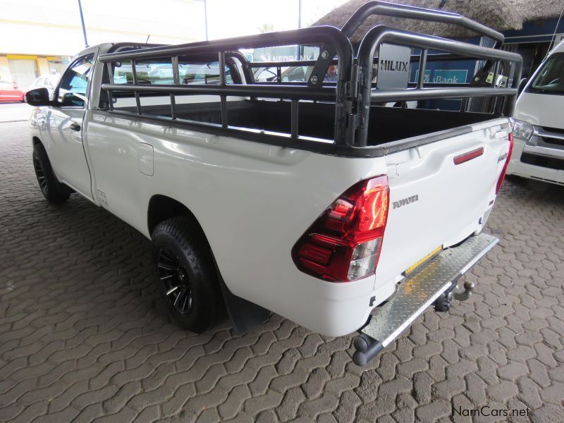 Toyota HILUX 2000 VVTI in Namibia