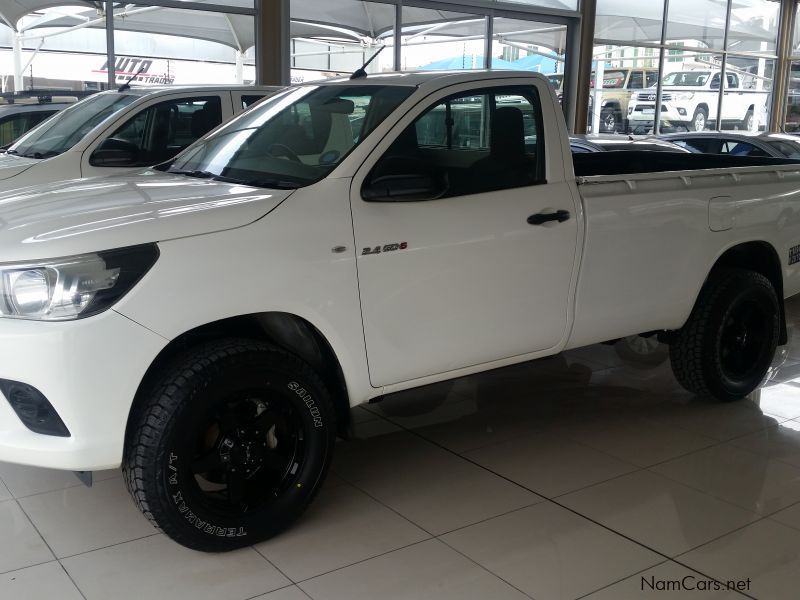 Toyota HIlux SR SC 2.4 GD6 4x4 Man in Namibia