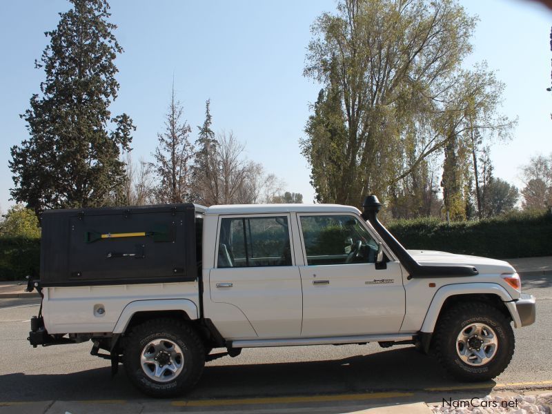 Toyota LAND CRUISER in Namibia