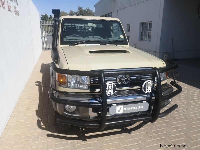 Toyota LAND CRUISER V8 SC in Namibia