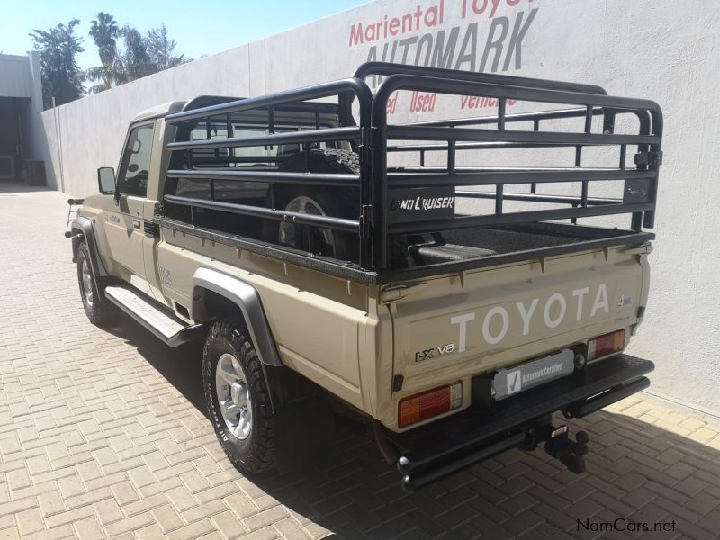 Toyota LAND CRUISER V8 SC in Namibia