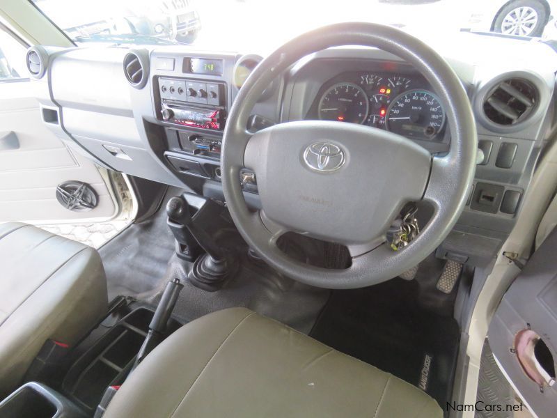 Toyota LANDCRUISER 4,2 DIESEL TOURIST BUS in Namibia