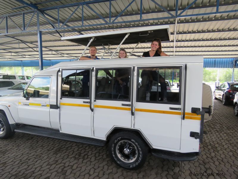 Toyota LANDCRUISER 4,2 DIESEL TOURIST BUS in Namibia