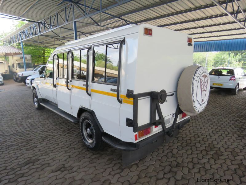 Toyota LANDCRUISER 4,2 DIESEL TOURIST BUS in Namibia