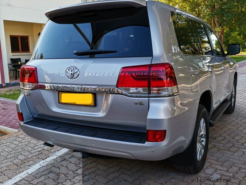 Toyota Land Cruiser 200 VX-R in Namibia