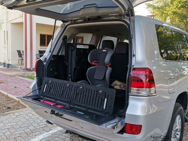 Toyota Land Cruiser 200 VX-R in Namibia