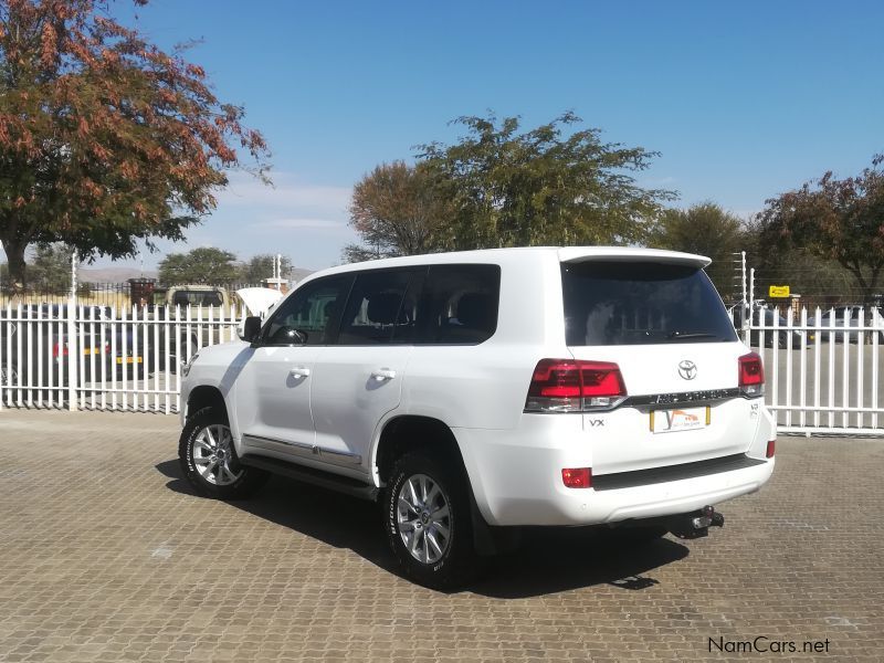 Toyota Land Cruiser 200 VX V8 in Namibia