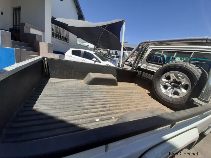 Toyota Land Cruiser 79 4.5 V8 in Namibia
