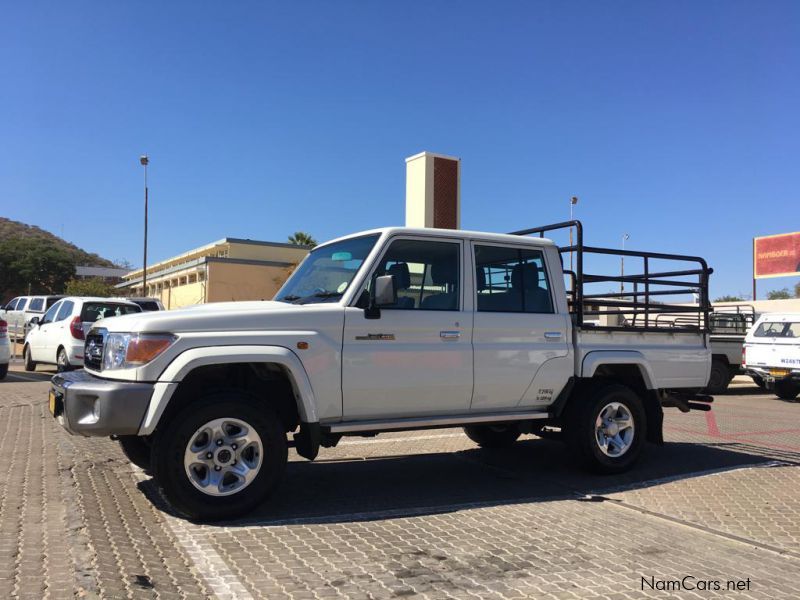 Toyota Land Cruiser D/C 4.0 V6 Petrol in Namibia