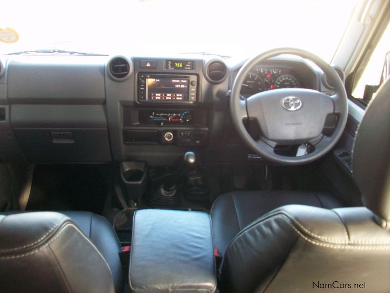 Toyota Land Cruiser D/C 4.5 V8 in Namibia