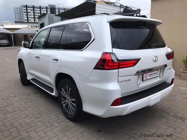 Toyota Land Cruiser Lexus LX 570 V8 in Namibia