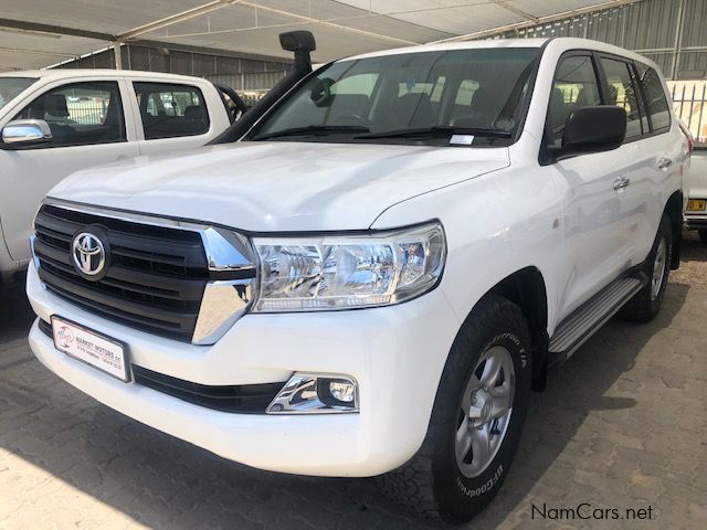 Toyota Landcruiser 200 V8 4.5D GX A/T in Namibia