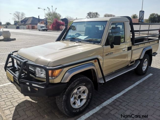 Toyota Landcruiser 4.2D 4x4 S/C in Namibia