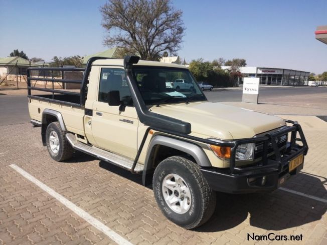 Toyota Landcruiser 4.2D 4x4 S/C in Namibia