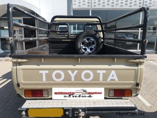 Toyota Landcruiser 4.2D 4x4 S/C in Namibia