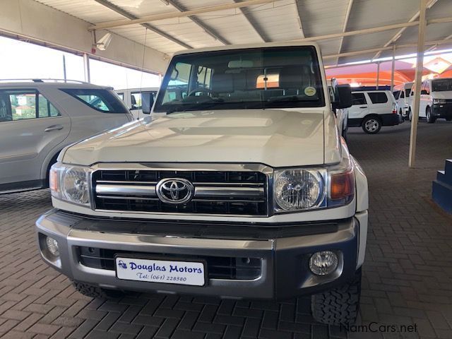 Toyota Landcruiser 4.2D D/Cab 4x4 in Namibia