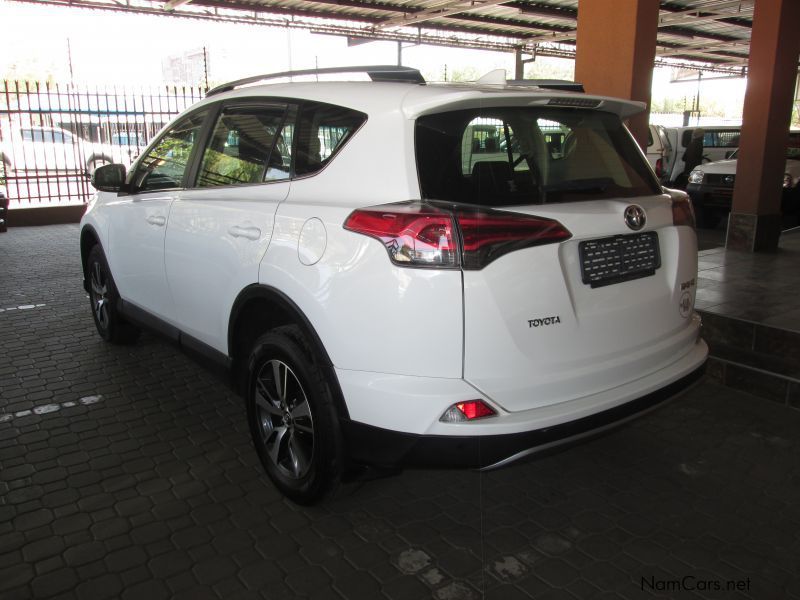 Toyota RAV 4 2.0 GX A/T in Namibia