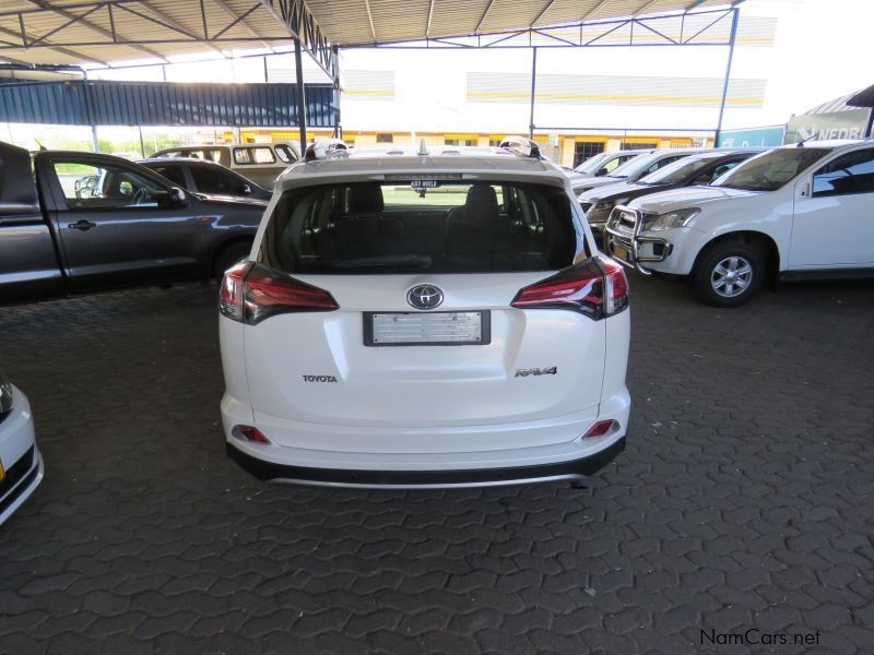 Toyota RAV 4 2.0 GX AUTO in Namibia