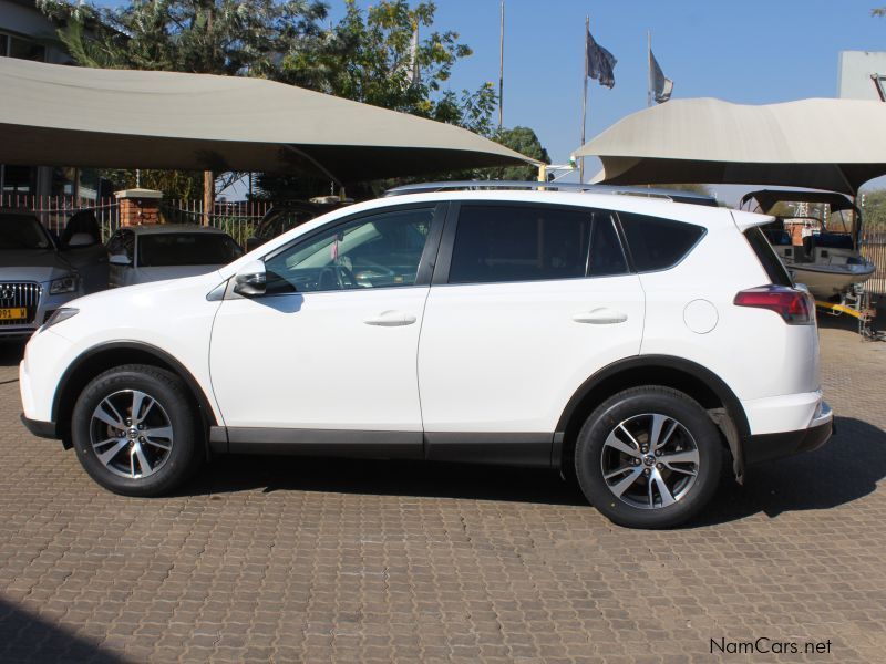 Toyota RAV4 2.0I A/T GX 4X2 in Namibia