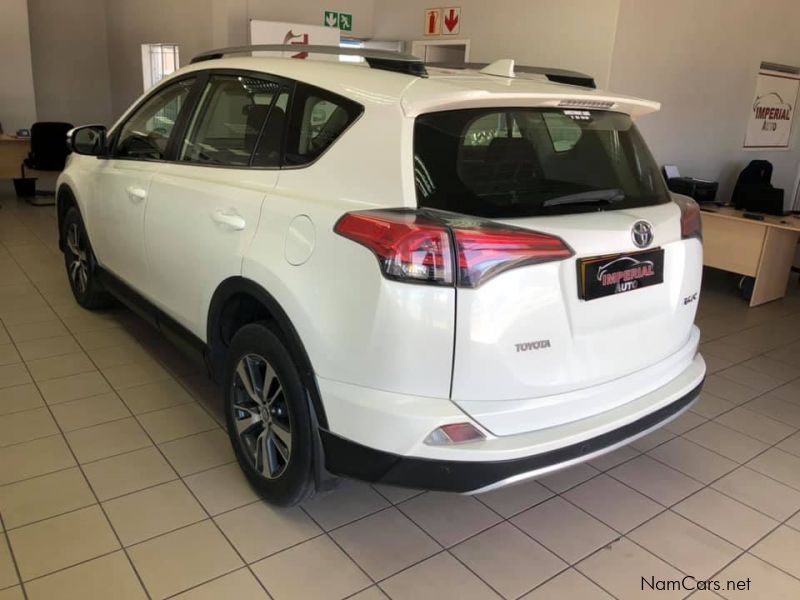 Toyota Rav 4 2.0 Gx A/T in Namibia