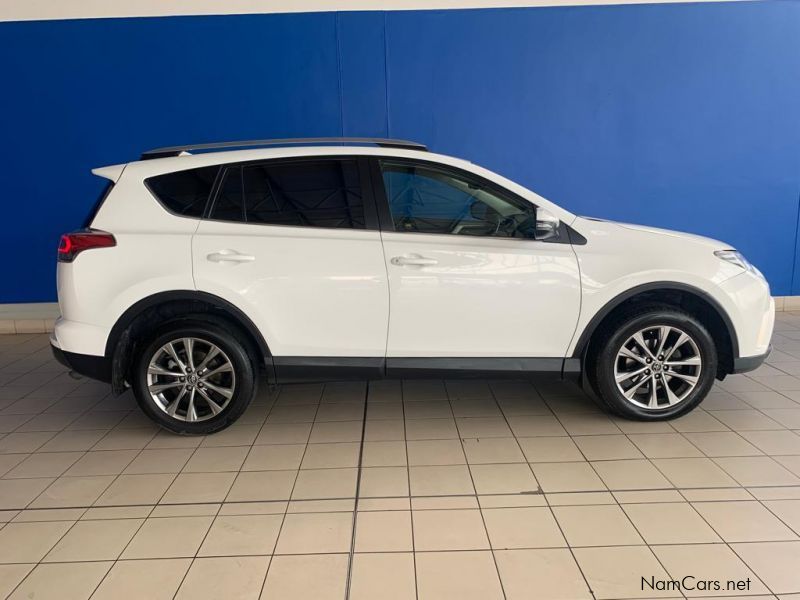 Toyota Rav 4 2.5 VX A/T in Namibia