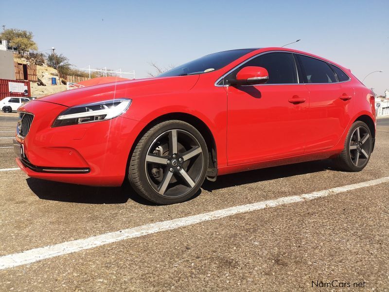 Volvo V40 T4 Inscription Geartronic in Namibia