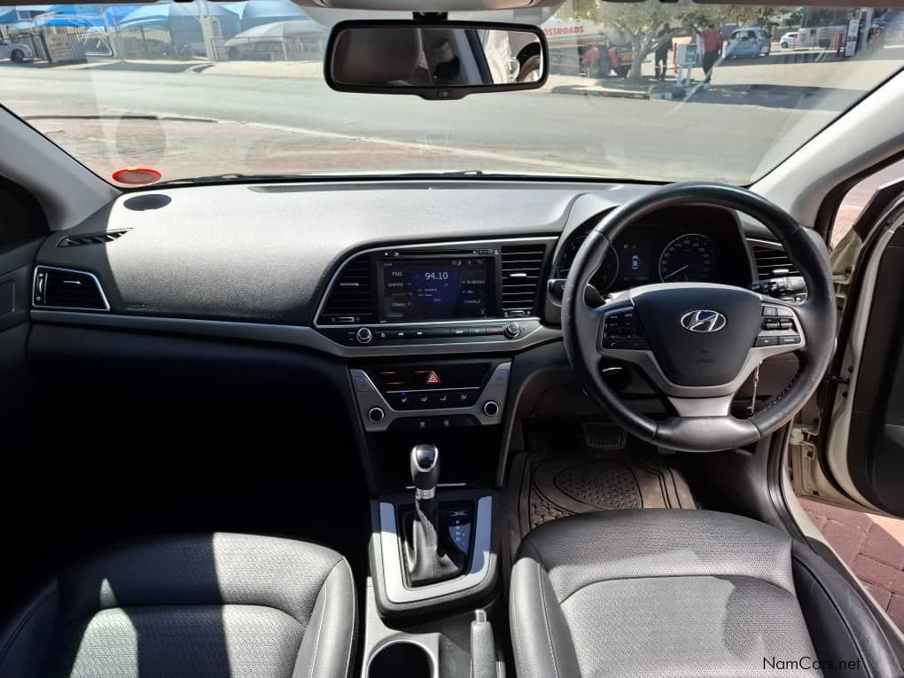 Hyundai Elantra 1.6 Executive A/T GLS in Namibia