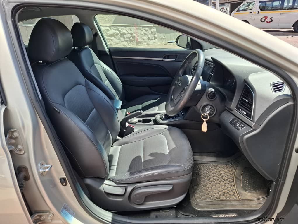 Hyundai Elantra 1.6 Executive A/T GLS in Namibia