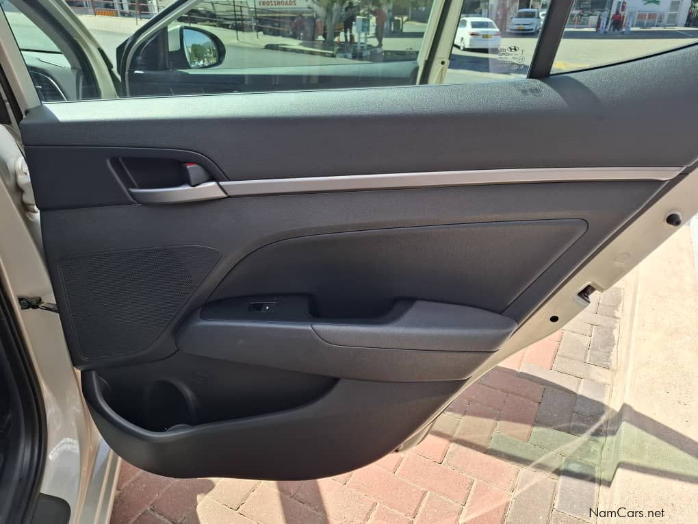 Hyundai Elantra 1.6 Executive A/T GLS in Namibia