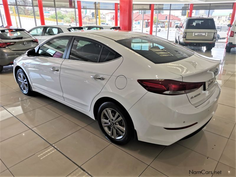 Hyundai Elantra 1.6i Executive A/T 95Kw in Namibia