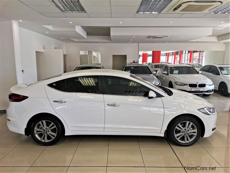 Hyundai Elantra 1.6i Executive A/T 95Kw in Namibia