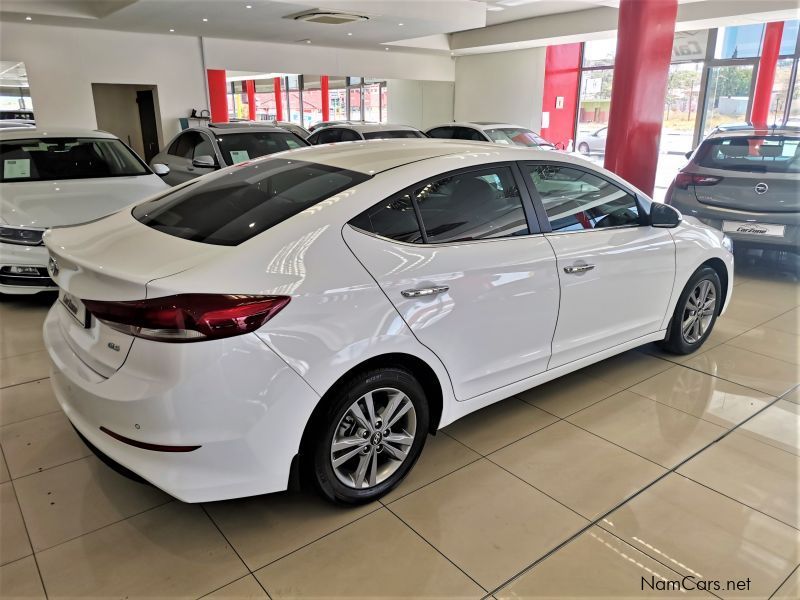 Hyundai Elantra 1.6i Executive A/T 95Kw in Namibia