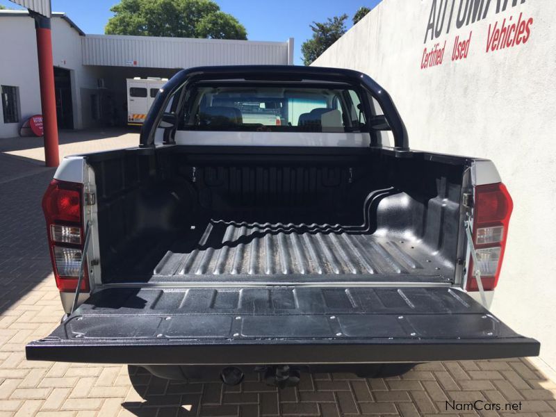 Isuzu Isuzu KB250 D-TEQ HO Rider 4x4 DC in Namibia