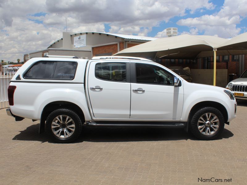 Isuzu KB 300 D-TEC D/C 4X4 in Namibia