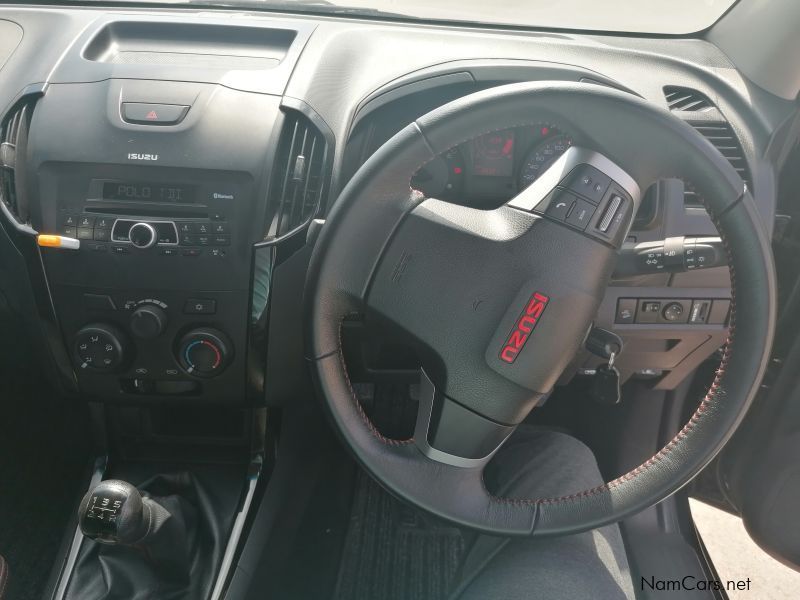 Isuzu KB Series Black edition 2.5 TDi in Namibia