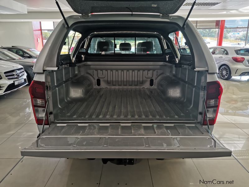 Isuzu KB300 D-Teq LX A/T 4x4 in Namibia