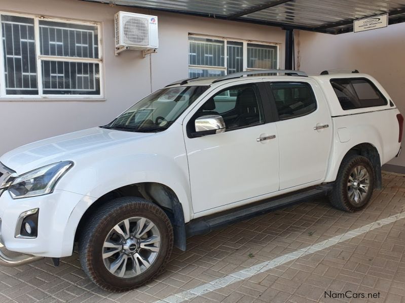 Isuzu KB300 LX in Namibia