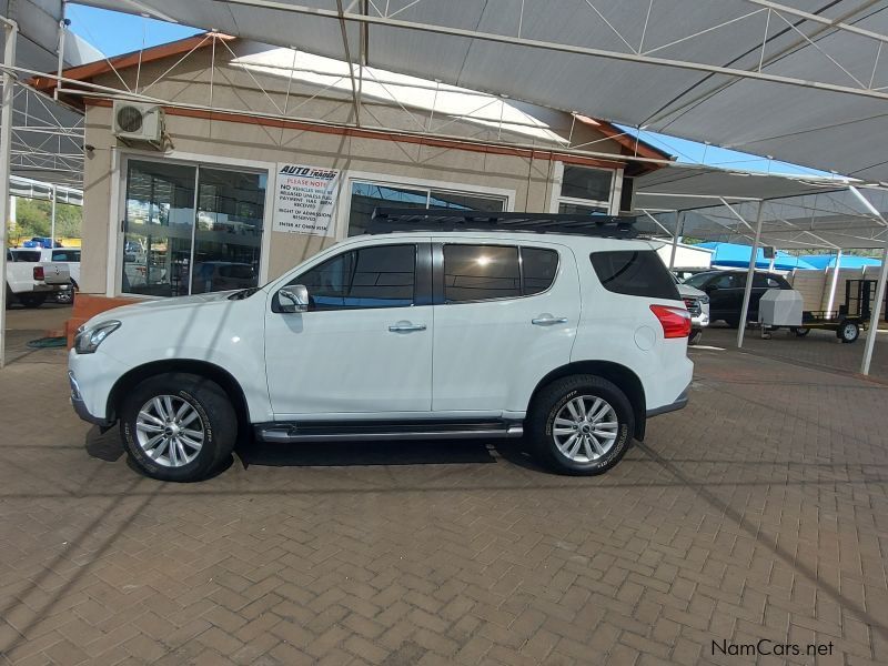 Isuzu MU-X in Namibia