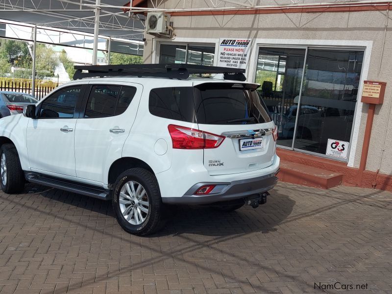 Isuzu MU-X in Namibia