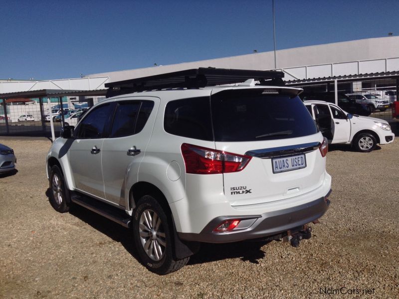 Isuzu MU-X 3.0 Diesel 4x4 Automatic 7 seater in Namibia