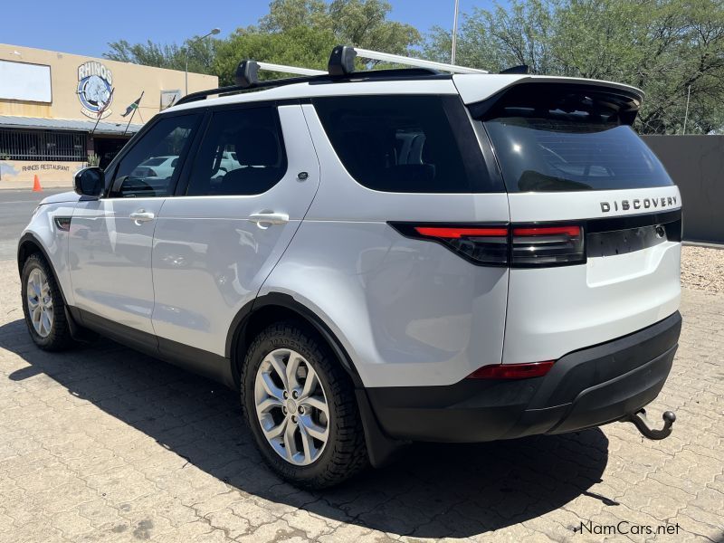 Land Rover DISCOVERY 5 in Namibia