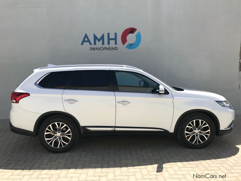 Mitsubishi Outlander 2.4 Exceed AWD in Namibia