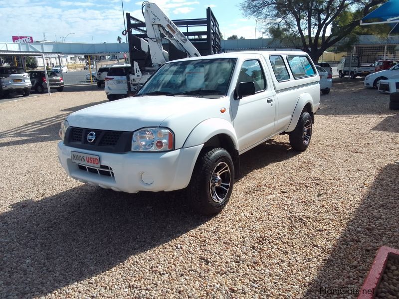 Nissan HardBody NP 300 2.4 4x4 Petrol S/CAB in Namibia