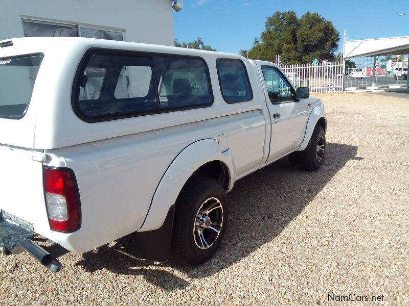 Nissan HardBody NP 300 2.4 4x4 Petrol S/CAB in Namibia