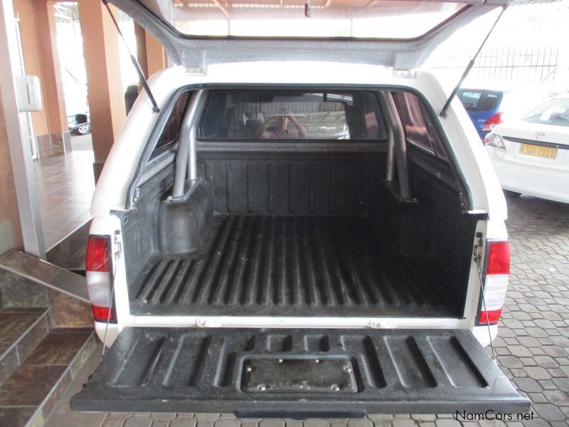 Nissan Hardbody Np300 2.5 TDi D/C 4x4 in Namibia