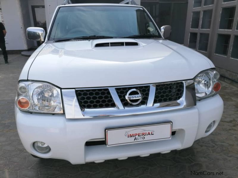 Nissan Hardbody Np300 2.5 Tdi 4x4 P/u D/c in Namibia