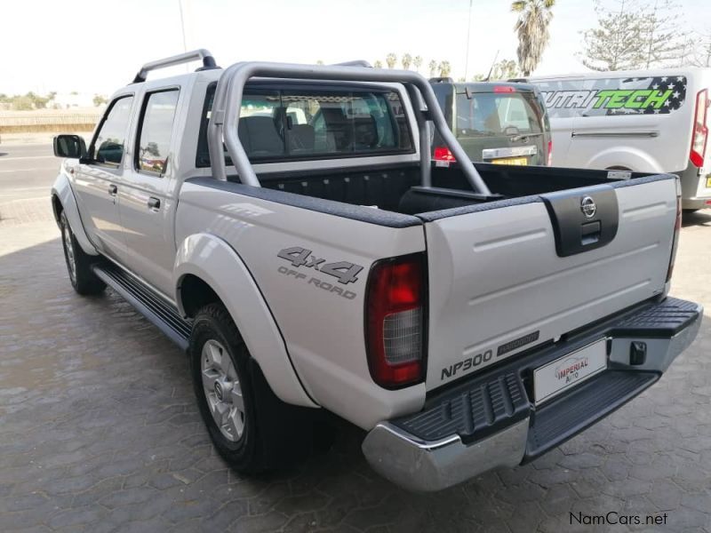 Nissan Hardbody Np300 2.5 Tdi 4x4 P/u D/c in Namibia